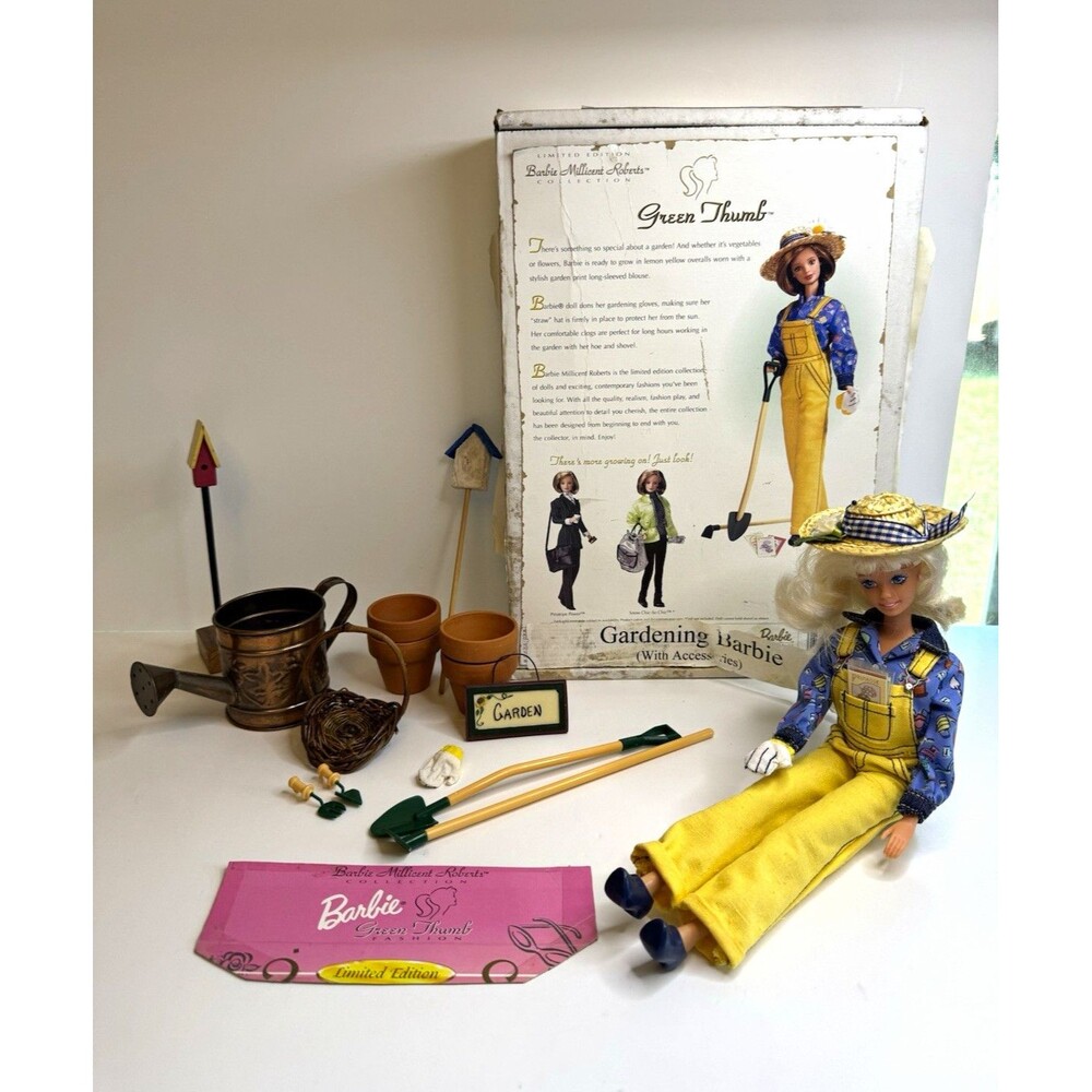Vintage 1997 Barbie Millicent Roberts Green Thumb Fashion Set 19433 Accessories